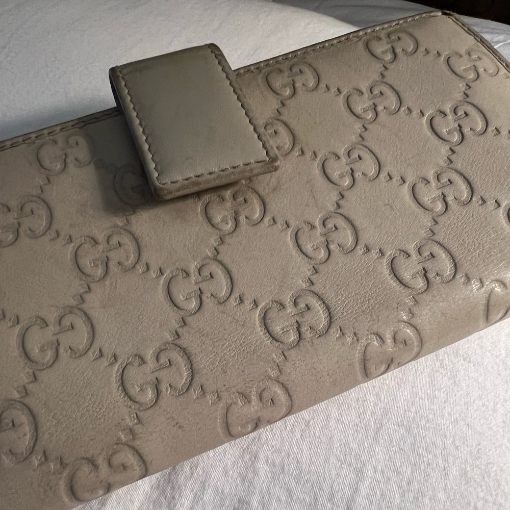 Gucci billfold wallet in great condition Embossed Leather Accessory - Picture 6 of 7